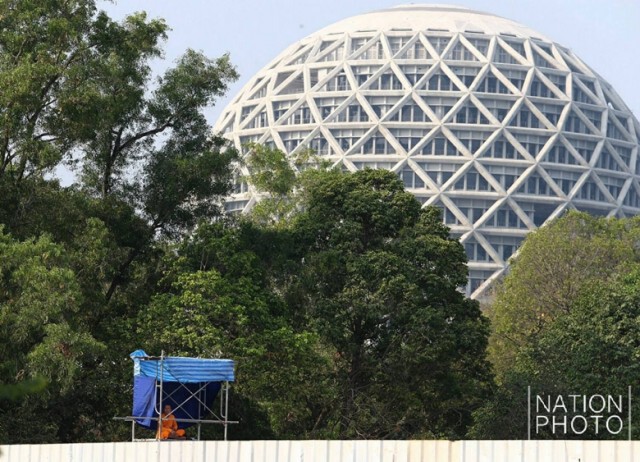 ป้อม-ค่าย-สนามเพลาะ ฯลฯ
ย้ำ! ที่นี่คือ..วัดพระธรรมกาย?