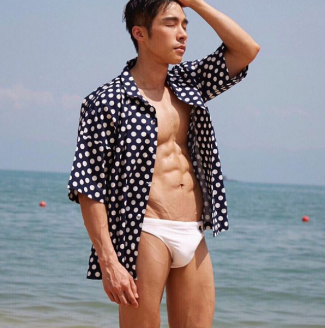 ขยี้ตา รัวๆ 
ร้อนทนไม่ไหว "ณัฐ ศักดาทร" 
อวดซิกแพค และลายเส้นเลือด
