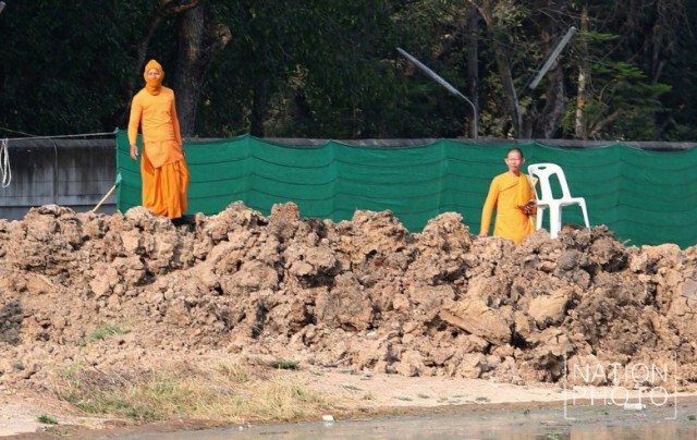 ป้อม-ค่าย-สนามเพลาะ ฯลฯ
ย้ำ! ที่นี่คือ..วัดพระธรรมกาย?