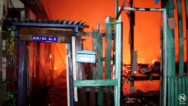 ไฟไหม้ชุมชนวัดโยธินประดิษฐ์ บ้านวอด 8 หลัง