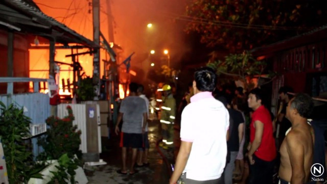 ไฟไหม้ชุมชนวัดโยธินประดิษฐ์ บ้านวอด 8 หลัง