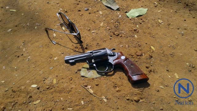 เพื่อนฆ่าเพื่อนหลังเคลียร์ปัญหาหนี้สินไม่ลงตัว คว้า .38 กระหน่ำยิ่ง ก่อนยิงตัวตายหนีผิด