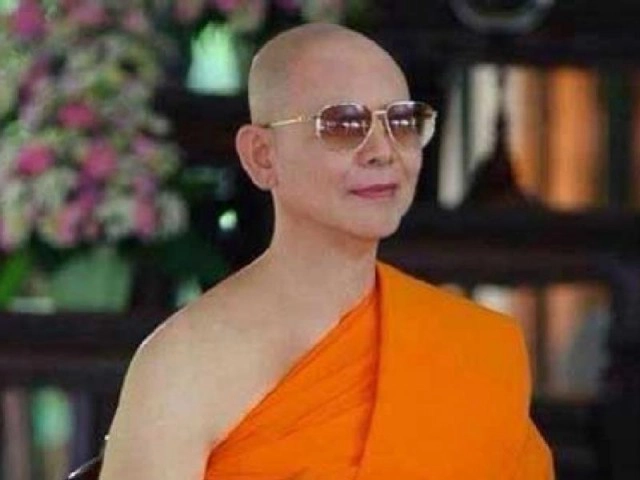 พระคู่กรรม  
"ธัมมชโย–ทัตตชีโว"
แห่งอาณาจักรธรรมกาย