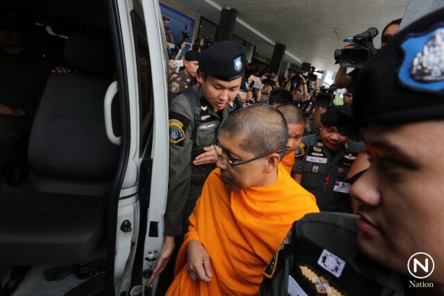 คุมพระสนิทวงศ์ฝากขัง
ทนายยื่น 6 แสน ประกัน