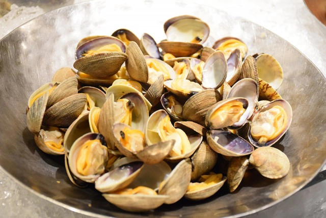 อร่อยปักหมุด : ยกทะเลขึ้นบก อิ่มจัดเต็มเมนูซีฟู้ด ณ ห้องอาหารฟีสท์ โรงแรมรอยัล ออคิด เชอราตัน