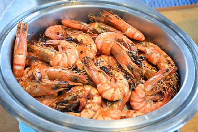 อร่อยปักหมุด : ยกทะเลขึ้นบก อิ่มจัดเต็มเมนูซีฟู้ด ณ ห้องอาหารฟีสท์ โรงแรมรอยัล ออคิด เชอราตัน