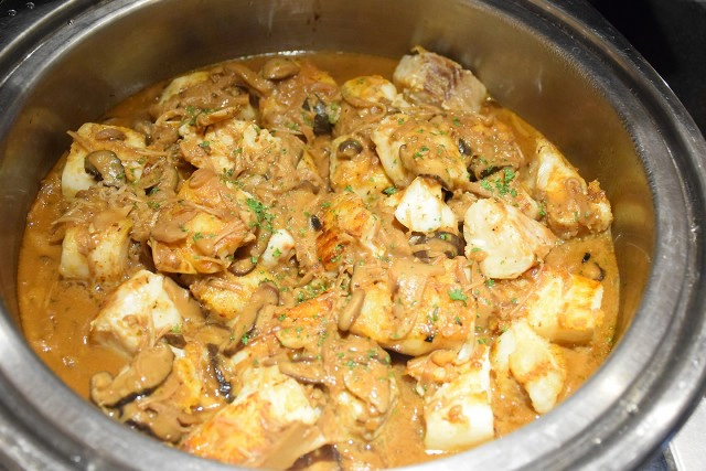 อร่อยปักหมุด : ยกทะเลขึ้นบก อิ่มจัดเต็มเมนูซีฟู้ด ณ ห้องอาหารฟีสท์ โรงแรมรอยัล ออคิด เชอราตัน