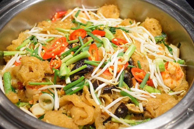 อร่อยปักหมุด : ยกทะเลขึ้นบก อิ่มจัดเต็มเมนูซีฟู้ด ณ ห้องอาหารฟีสท์ โรงแรมรอยัล ออคิด เชอราตัน