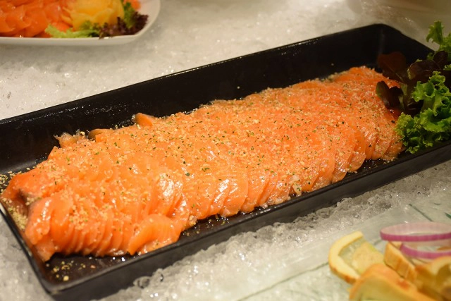 อร่อยปักหมุด : ยกทะเลขึ้นบก อิ่มจัดเต็มเมนูซีฟู้ด ณ ห้องอาหารฟีสท์ โรงแรมรอยัล ออคิด เชอราตัน