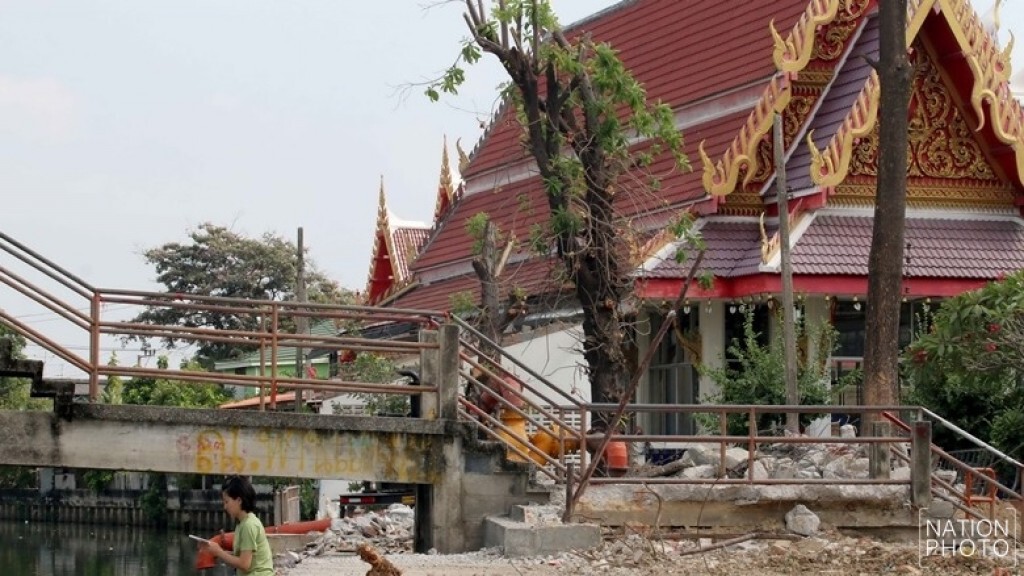 กทม.รื้อถอนสิ่งปลูกสร้างริมคลอง"วัดลาดพร้าว"