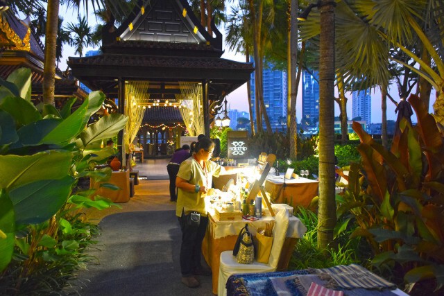 อร่อยปักหมุด : สัมผัสรสชาติอาหารไทยและตลาดริมน้ำ ณ ห้องอาหารไทยศาลาทิพย์ โรงแรมแชงกรี-ลา กรุงเทพฯ