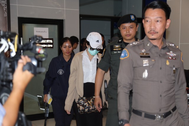 ภาพชุด คุมตัว 15 ผู้ต้องหาแก๊งไขควงแทง นศ.ศิลปากร ฝากขังศาลอาญา