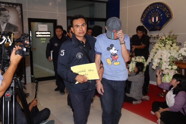 ภาพชุด คุมตัว 15 ผู้ต้องหาแก๊งไขควงแทง นศ.ศิลปากร ฝากขังศาลอาญา