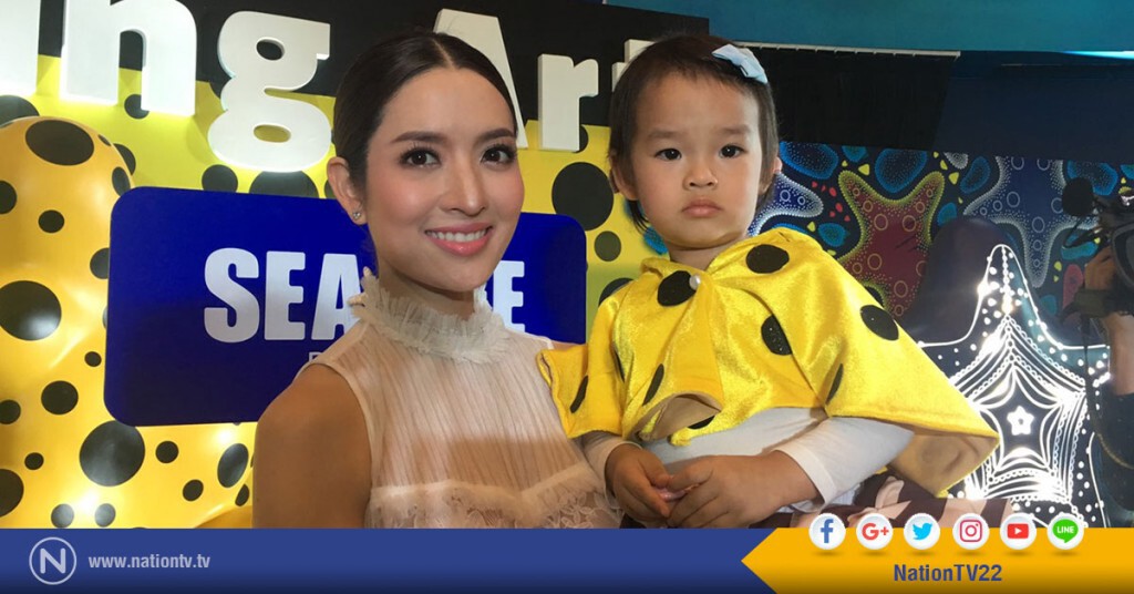 "แอฟ" พาน้องปีใหม่ ออกงานครั้งแรก เผย ค่อนข้างเลือกงานให้ลูกสาว "แอฟ" พาน้องปีใหม่ ออกงานครั้งแรก เผย ค่อนข้างเลือกงานให้ลูกสาว