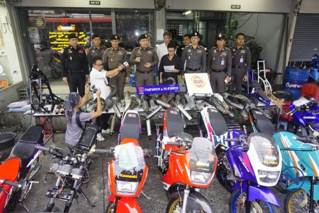 191 บุกจับร้านแต่งรถจยย. พบท่อไอเสียไม่มีตรา มอก.