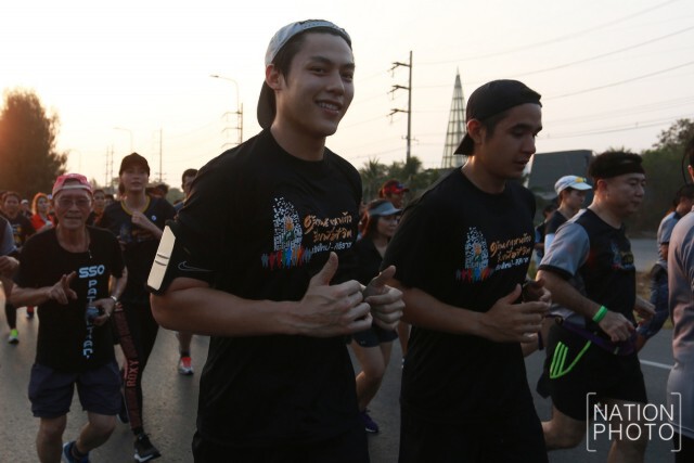"หมาก-โตโน่-นิว" ร่วมวิ่ง 1 ล้าน 5 แสนก้าววิ่งเพื่อชีวิต
