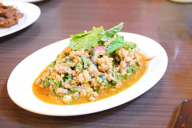 อร่อยปักหมุด : ก. ไก่ย่าง ร้านส้มตำไก่ย่างติดแอร์ กับไก่ย่างที่เป็นเอกลักษณ์ ลาดพร้าว 71