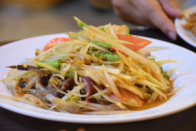 อร่อยปักหมุด : ก. ไก่ย่าง ร้านส้มตำไก่ย่างติดแอร์ กับไก่ย่างที่เป็นเอกลักษณ์ ลาดพร้าว 71