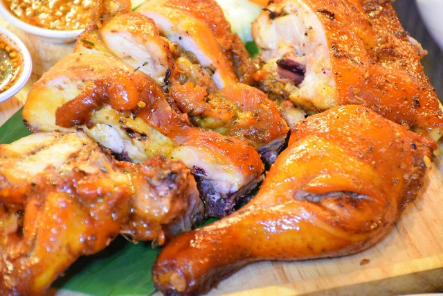 อร่อยปักหมุด : ก. ไก่ย่าง ร้านส้มตำไก่ย่างติดแอร์ กับไก่ย่างที่เป็นเอกลักษณ์ ลาดพร้าว 71