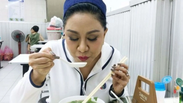 ครูคือครู...
ครูอ้วน-มณีนุช เสมรสุต  
กินอร่อย แต่นอนง่าย และสุดติดดิน