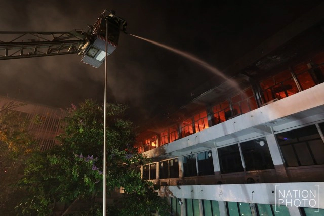 ภาพชุด เหตุเพลิงไหม้ การประปาส่วนภูมิภาค สำนักงานใหญ่