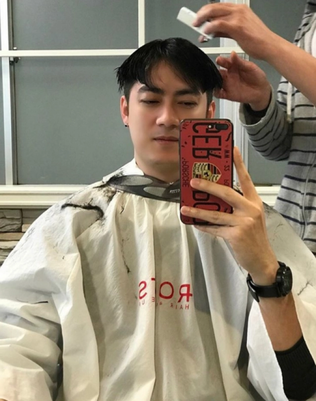 อุต๊ะ! ฟิล์ม รัฐภูมิ 
ตัดผมไกลถึงญี่ปุ่น
เอาจริงเหรอ? ทรง "กัปปะ"