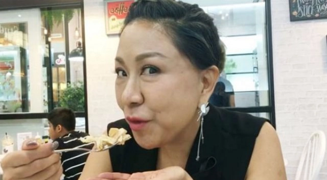 ครูคือครู...
ครูอ้วน-มณีนุช เสมรสุต  
กินอร่อย แต่นอนง่าย และสุดติดดิน