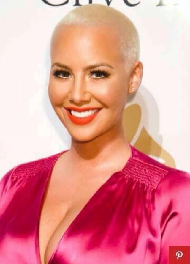 Skinhead อัพเดทลุค "สาวมั่น" กับทรงผมสั้นกุด...กนกวรรณ มณีแสงสาคร