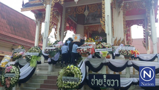 "โหน่ง ชะชะช่า" ร่วมงานเผาศพวิศวกร โดนลูกชายขับรถชนเสียชีวิต