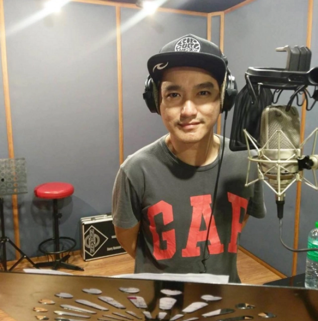 เฉลยแล้ว! หน้ากากอีกาดำ
คือ..นักร้องคนนี้?