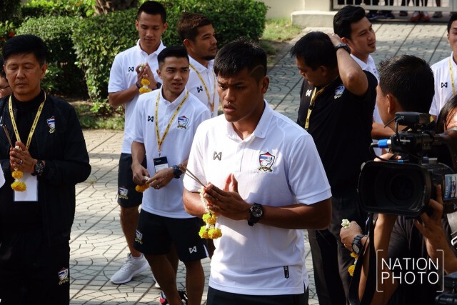 ภาพชุด "ซิโก้" นำ "ช้างศึก" ไหว้ศาลฯ หน้าสนามราชมังคลาฯ ก่อนดวลซาอุ