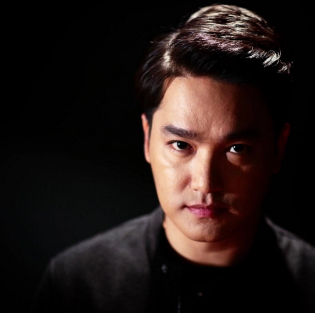 เฉลยแล้ว! หน้ากากอีกาดำ
คือ..นักร้องคนนี้?