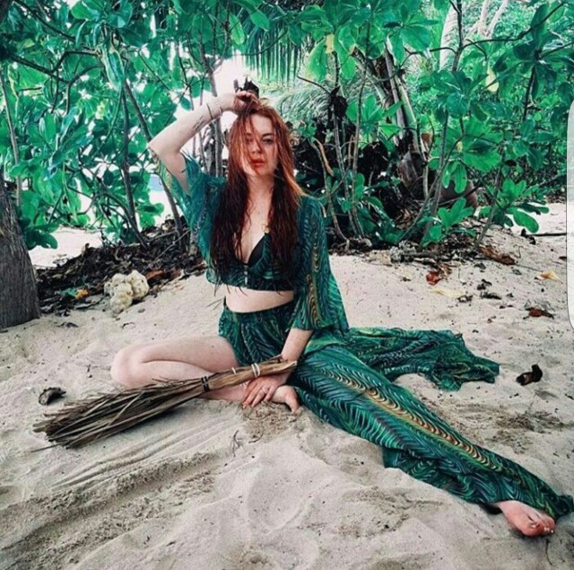 "ลีเดีย" ฉลองครบรอบแต่งงาน "แมทธิว" ที่ภูเก็ต
ก่อนอวดภาพคู่สาวซ่า "ลินด์ซี่ย์ โลฮาน"