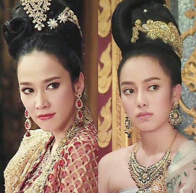 เปิดหน้า! อั้ม-เปรี้ยว สองแม่ลูก "เพลิงพระนาง" เหมือนกันอย่างกับ แกะออกมาจากแม่พิมพ์