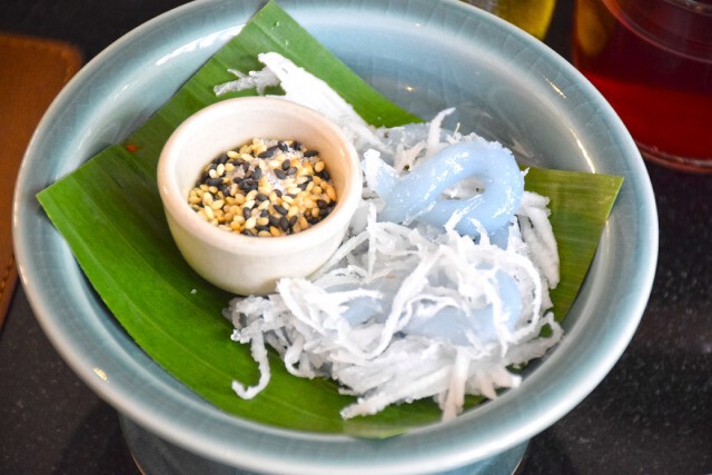 อร่อยปักหมุด : บัฟเฟ่ต์ข้าวแช่ตำรับโบราณพร้อมขนมหวาน ณ ห้องอาหารมิสสยาม โรงแรมหัวช้างเฮอริเทจ