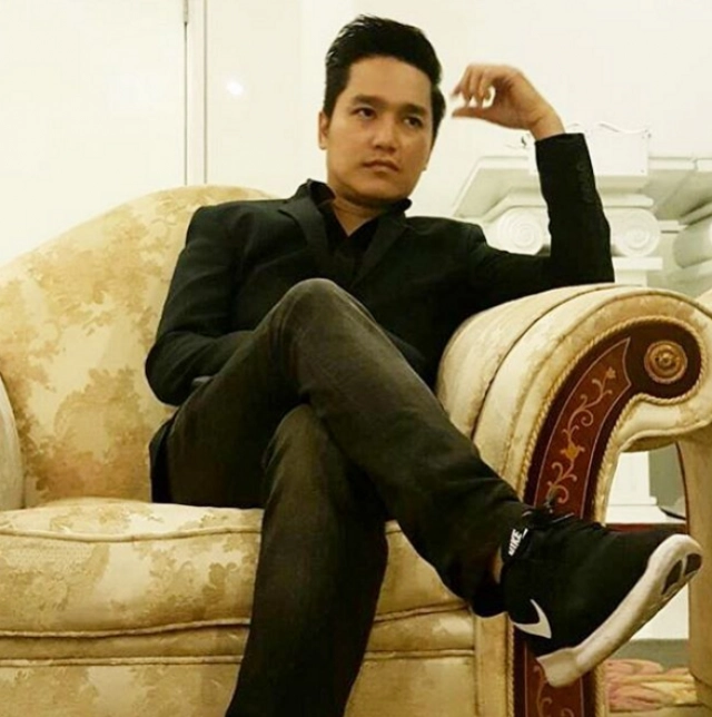 เฉลยแล้ว! หน้ากากอีกาดำ
คือ..นักร้องคนนี้?