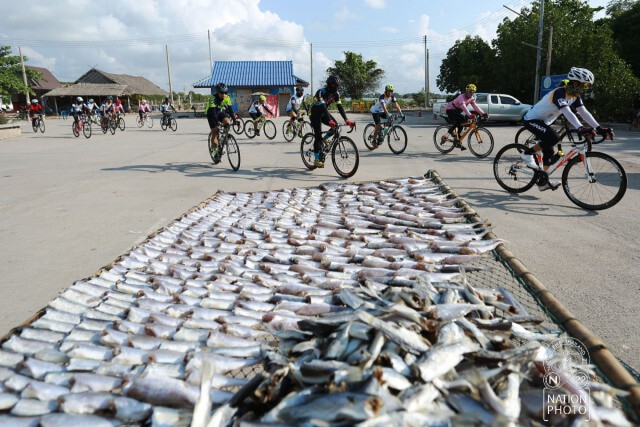 ภาพชุด ปั่น ปัน น้ำใจช่วยชาวใต้ @บางขุนเทียน ชุดที่ 2