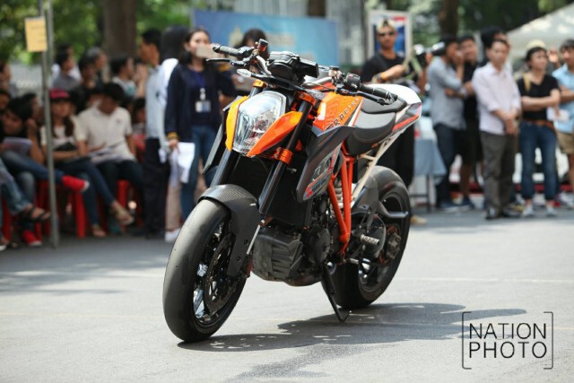 (ภาพชุด) ปชช.ร่วมประมูลทรัพย์สินจากคดียาเสพติด ที่ ป.ป.ส. ดินแดง