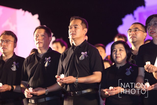 สมเด็จพระเทพฯ ทรงนำจุดเทียนรำลึก ในงาน "จุฬาฯ ๑๐๐ ปี ศตวรรษแห่งความภูมิใจ"