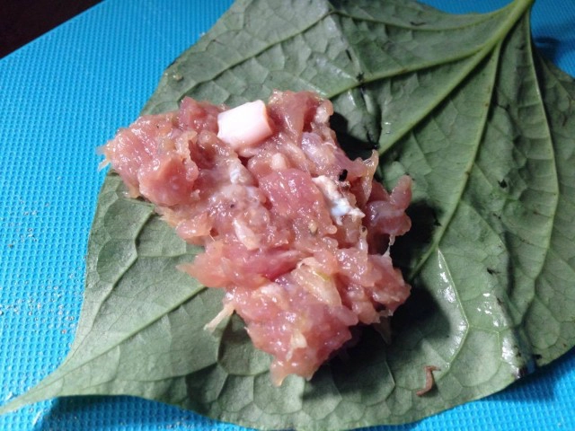 ครัวน้าคม : หมูย่างใบชะพลู เมนูง่ายๆ ได้ประโยชน์ อร่อย