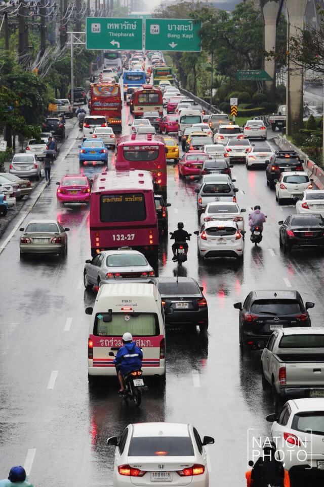 บางนา-ตราด สาหัส! จราจรติดขัด หลังฝนตก
