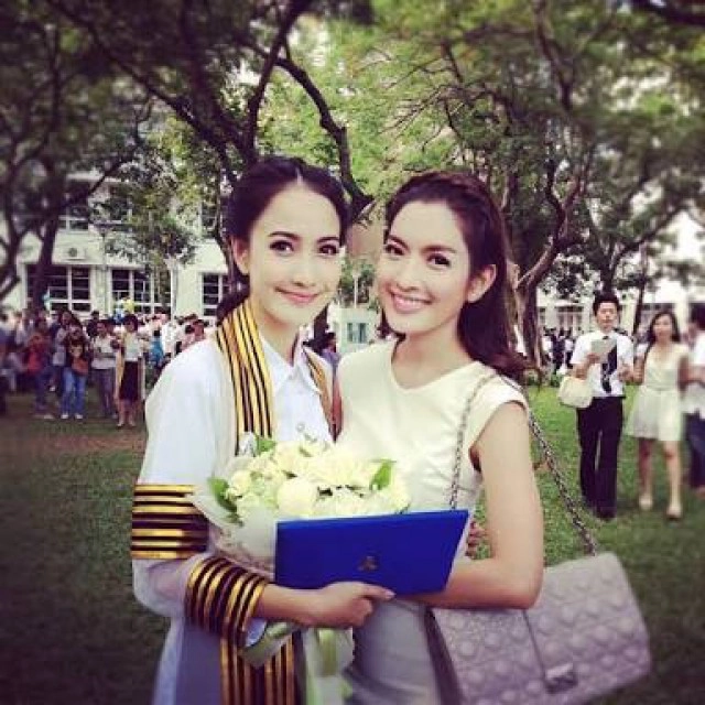 "แอฟ-แต้ว" ย้อนวันวาน คืนสู่เหย้า
อัญเชิญตราพระเกี้ยว งาน 100 ปีจุฬาฯ สุดอลังการ