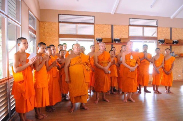 ตำรวจจริง-ตำรวจพระ-พศ.-ฝ่ายปกครอง
ลุย"ธรรมกาย"เป็นวันที่สองไม่พบผู้ต้องหา!