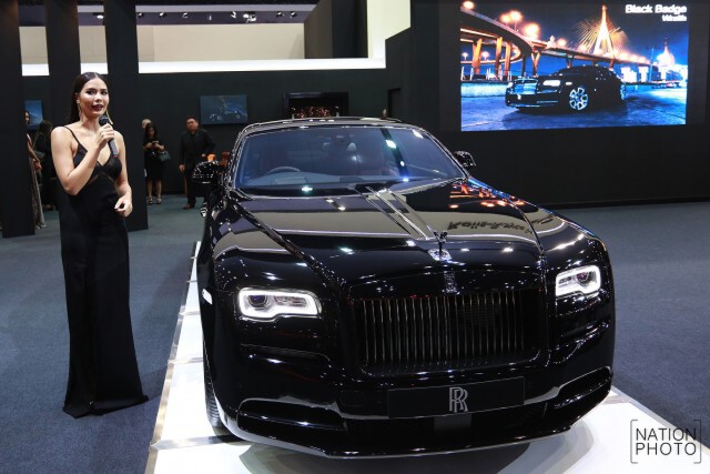 "น้ำตาล" ร่วมเปิดตัว Black Badge
โรลส์-รอยซ์หรู ราคาชิลๆ 34.9 ล้านบาท!