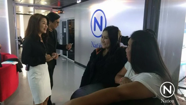 หลอกกันเล่นหรือเปล่า..
"พี่โจ"กับบทบาท..คนเล่าข่าว (ตัวจริง) 
ผู้ประกาศ นักเล่าข่าว..เตรียมตัวตกงาน