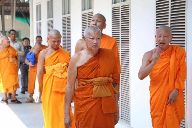 คณะตำรวจพระ เข้าธรรมกายเป็นวันที่ 3 
ไม่มีอะไรในก่อไผ่ และไม่พบ "ธัมมชโย"