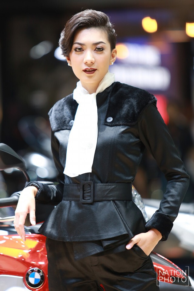 สวย...สง่า...
"พริตตี้" Motor Show 2017