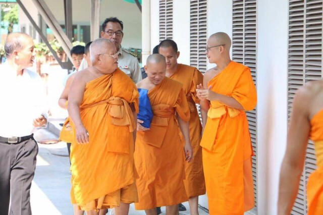 คณะตำรวจพระ เข้าธรรมกายเป็นวันที่ 3 
ไม่มีอะไรในก่อไผ่ และไม่พบ "ธัมมชโย"