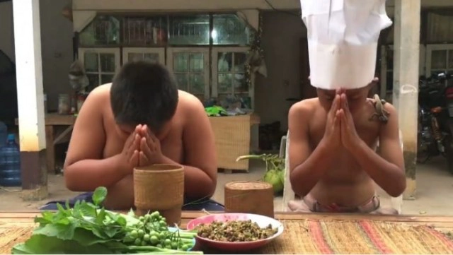 แรงจนฉุดไม่อยู่!
เชฟแดนปลาแดกสอนทำ "ยำกะปอม"
ยอดวิวทะลุ 5 ล้าน