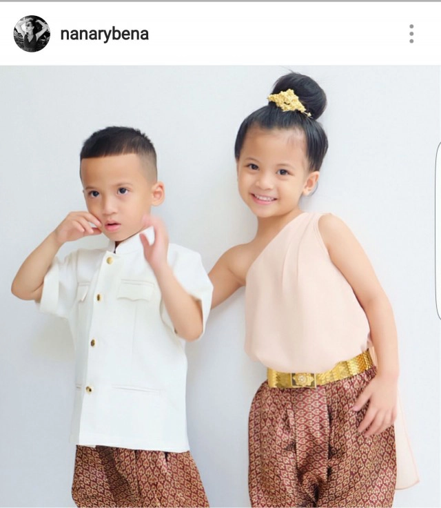 บีน่า-บรู๊คลิน ใส่ชุดไทยต้อนรับวันสงกรานต์